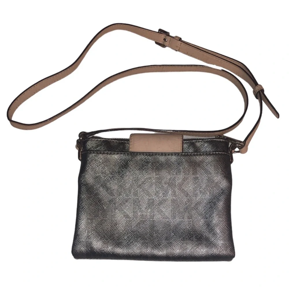 Michael Kors MK signature crossbody bag